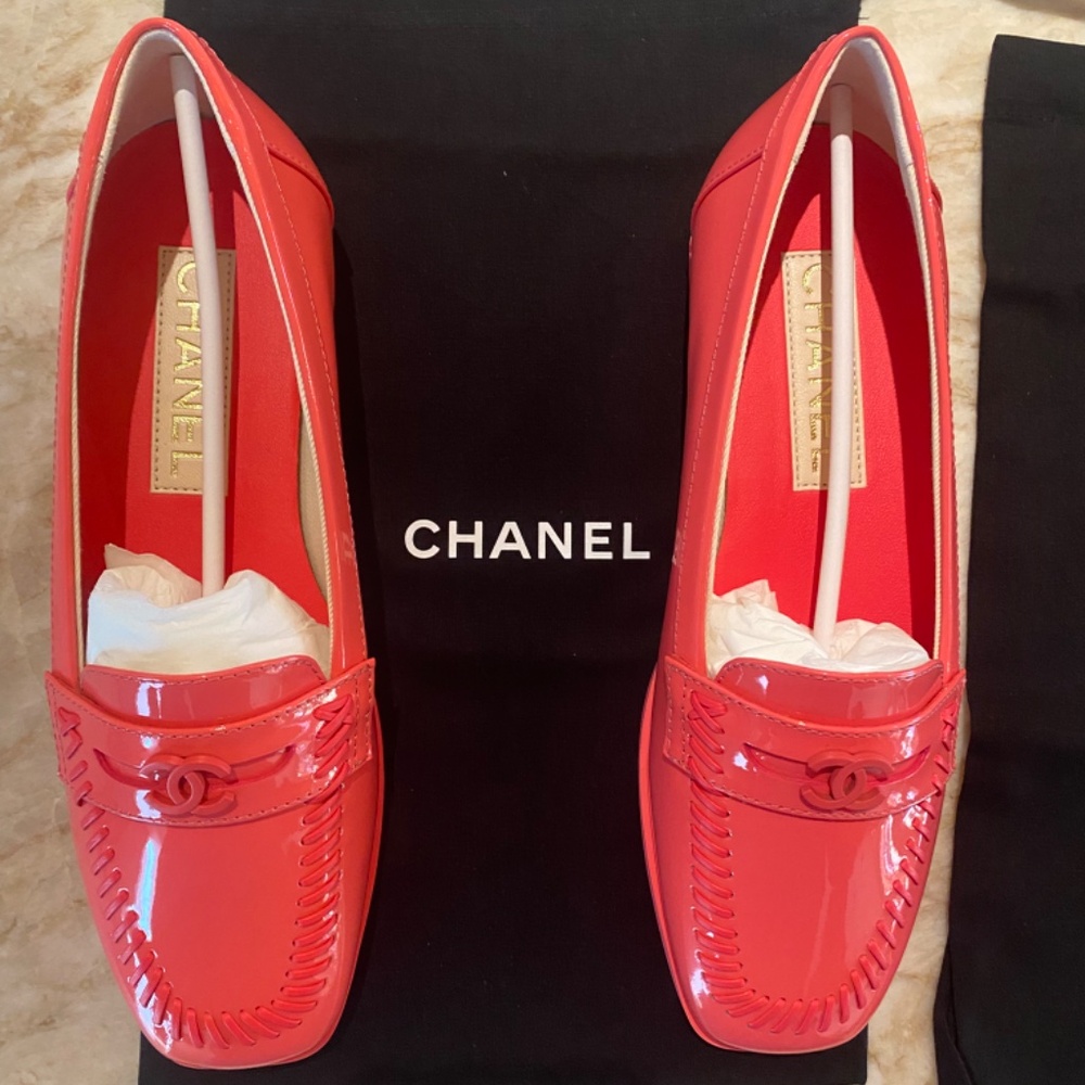 CHANEL Moccasins Loafers  Coral ~. Brand New in the Box Women Size 37